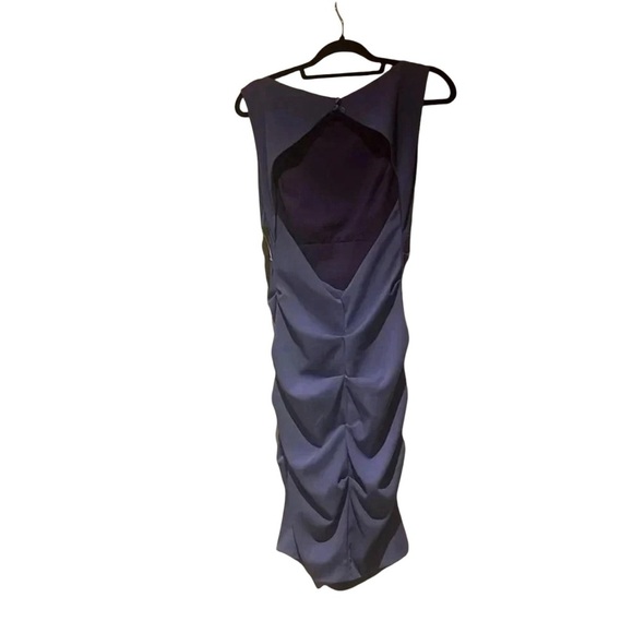 Body con open back dress with flattering silhouette Nicole Miller NWT - Picture 2 of 7